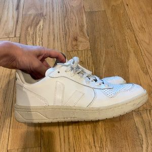 Veja V-12 leather trainers